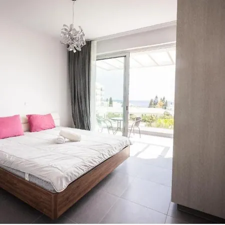 Remarkable 3-Bed House In Paralimni Casa vacanze *