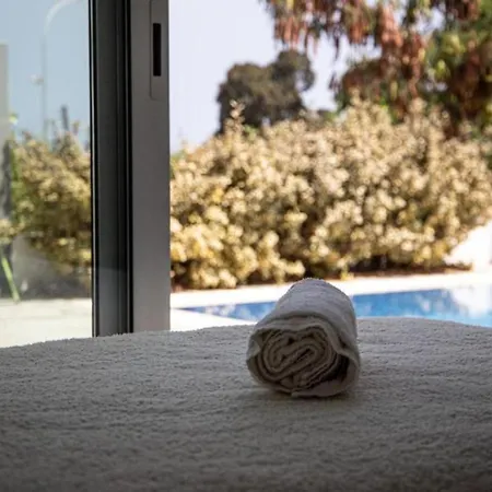 Remarkable 3-Bed House In Paralimni 파라림니