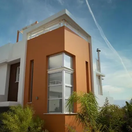 Remarkable 3-Bed House In Paralimni